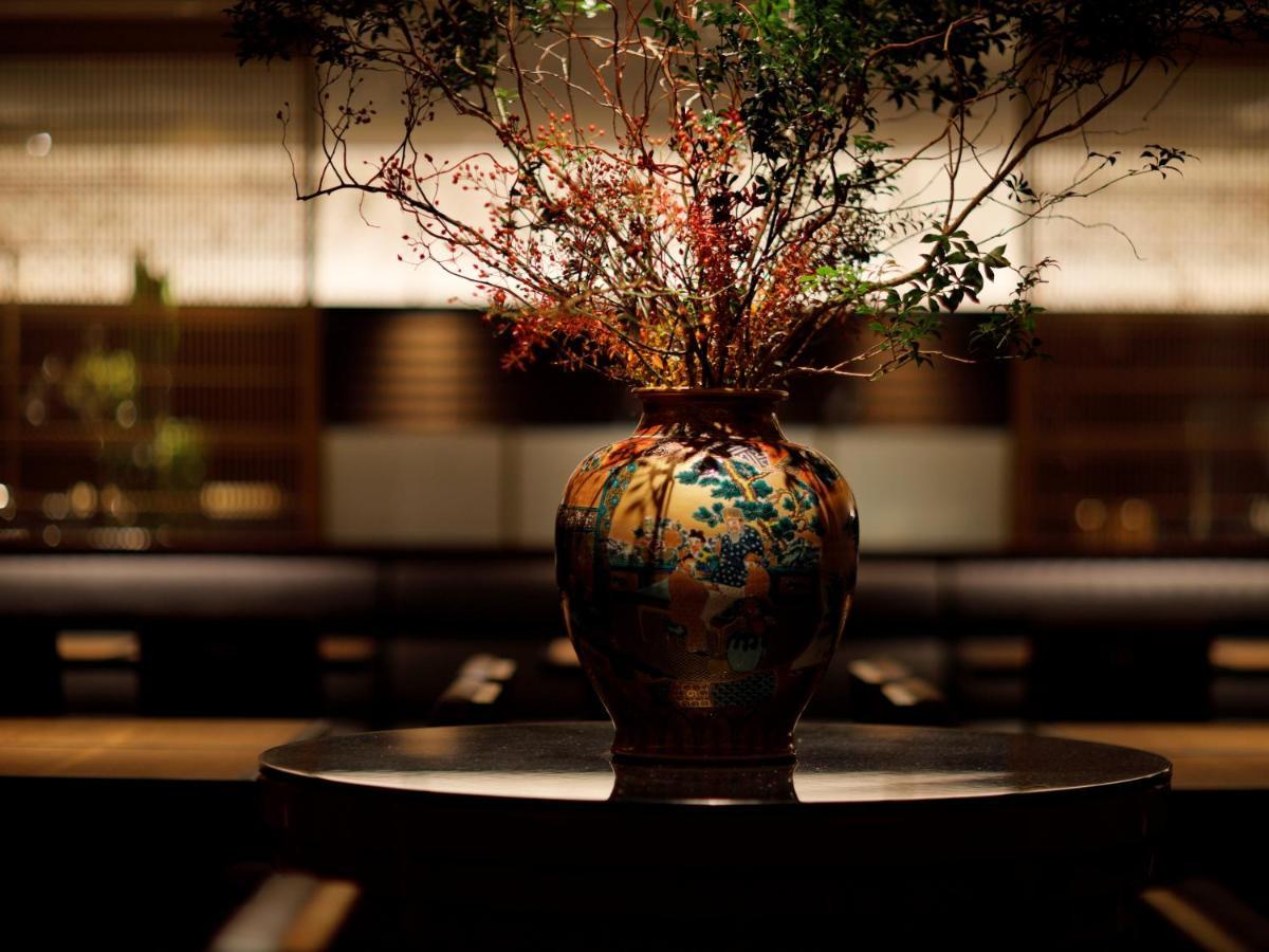 The Hotel Sanraku Kanazawa 21Th December 2022 Open Exteriör bild A vase