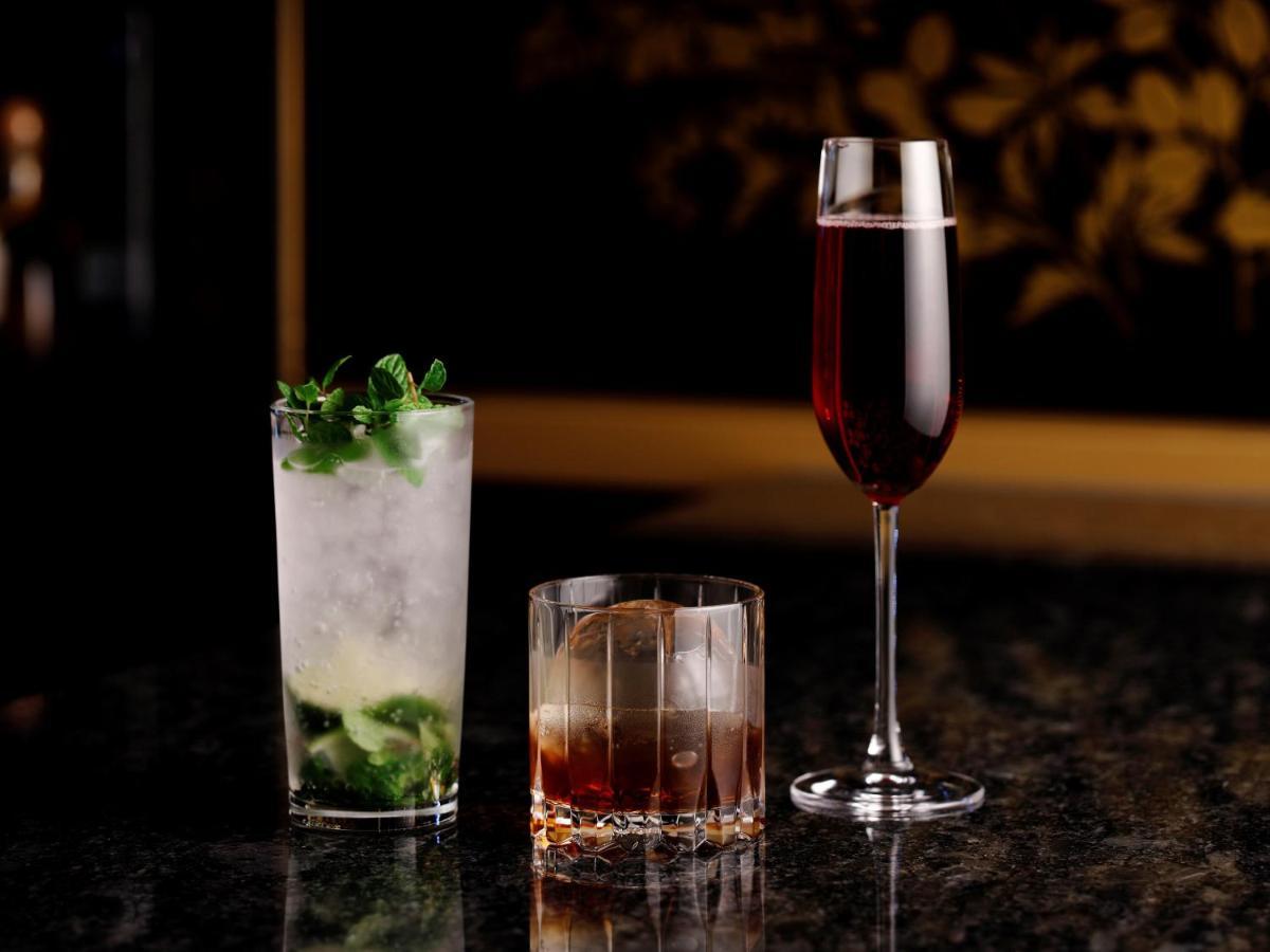 The Hotel Sanraku Kanazawa 21Th December 2022 Open Exteriör bild A selection of cocktails